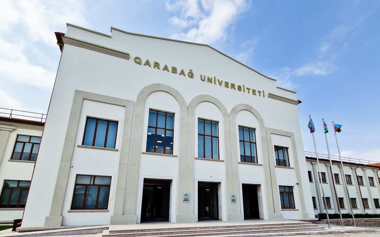 İki yaşlı Qarabağ universiteti-