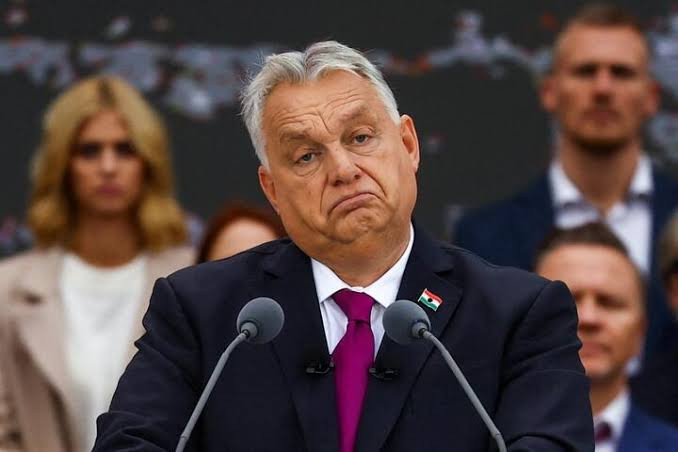 Polşa prezidenti Orbanla görüşü ləğv edib
