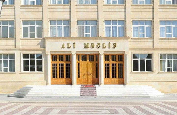 Ali Məclis sədrinin fərmanları ləğv edildi