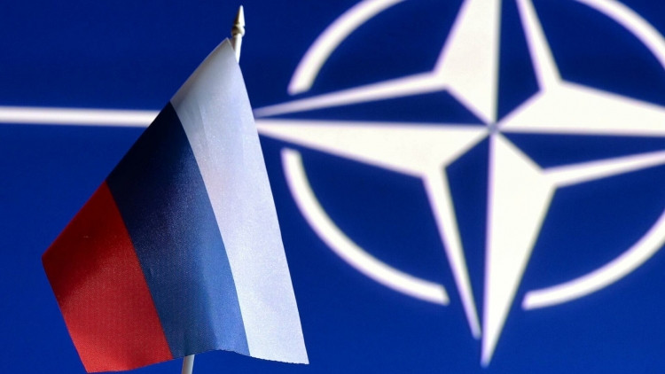 Fransa NATO-nun Rusiyaya qarşı qabaqlayıcı zərbə planını “ağılsızlıq” adlandırıb