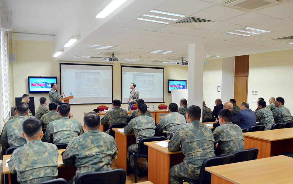 Bakıda NATO-nun mobil təlim qrupu tərəfindən seminar-məşğələ keçirilir