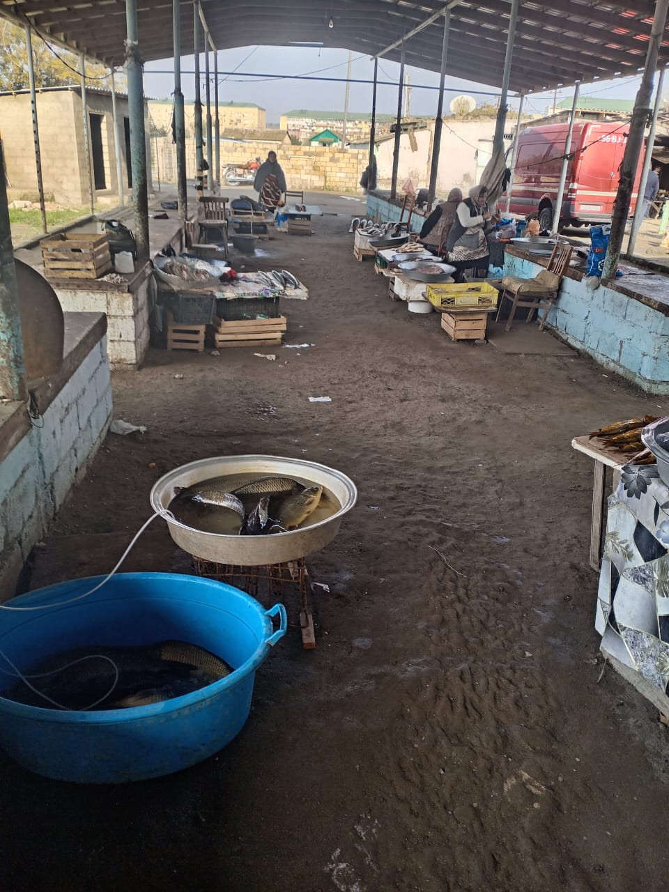 Bir neçə bazarda qanun pozuntuları aşkarlanıb