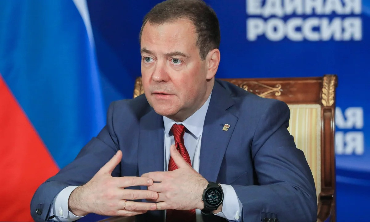 Medvedev Aİ-ni Rusiya aktivlərini oğurlamaqla hədələdi