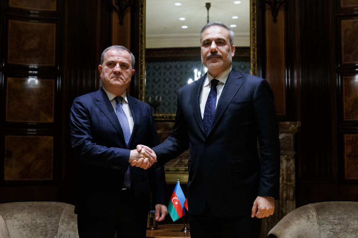 Ceyhun Bayramov Hakan Fidanla görüşüb