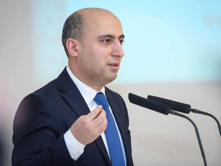 Səkkiz minə yaxın müəllimin iş müqaviləsi ləğv edilib