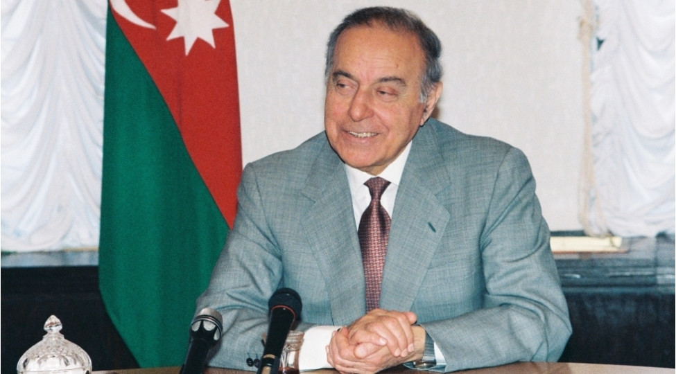 Ulu Öndər Heydər Əliyev xalqımızın və dövlətimizin xilaskarıdır