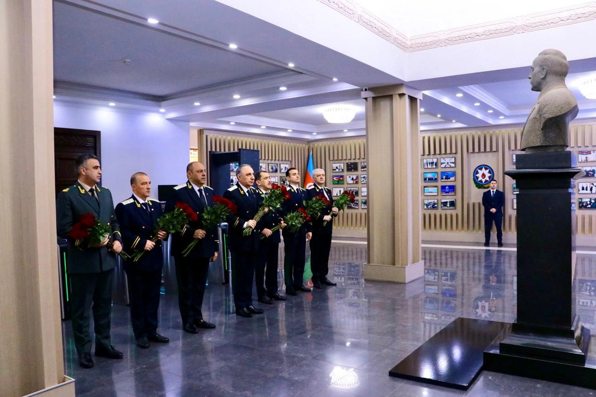 Baş Prokurorluqda Ulu Öndərin anım mərasimi keçirilib