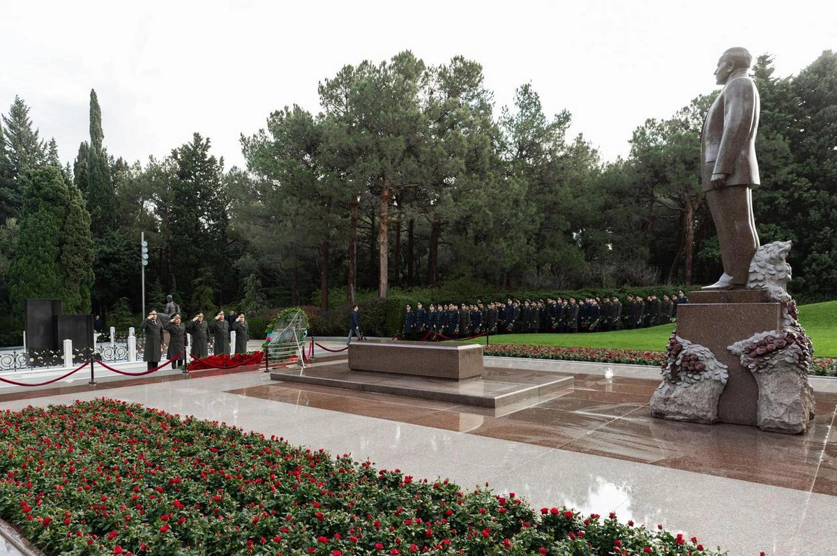 Daxili İşlər Nazirliyinin nümayəndələri Heydər Əliyevin xatirəsini yad ediblər