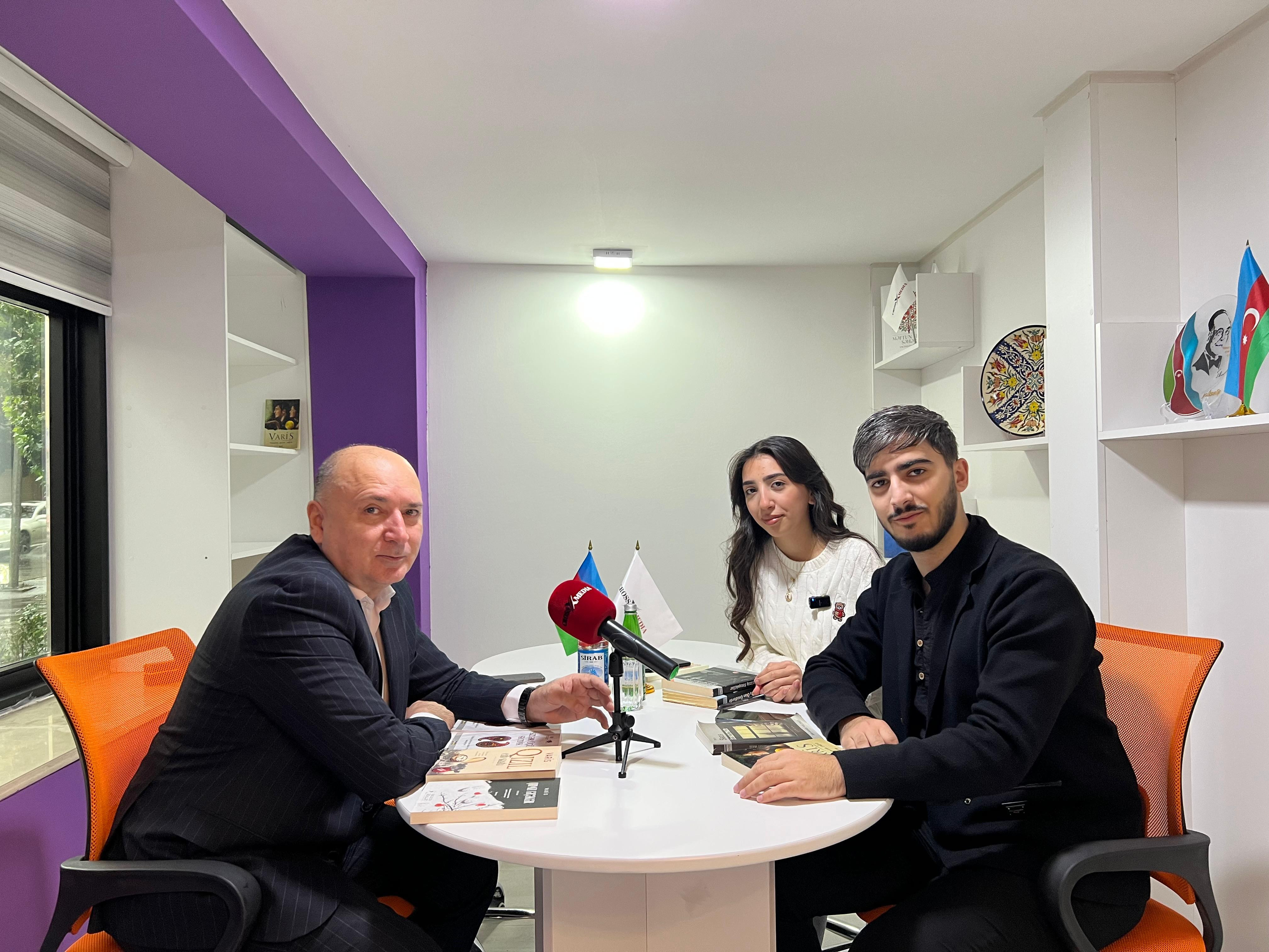 Mübariz İbrahimov şəhid olarkən stolunda mənim kitabım var idi -