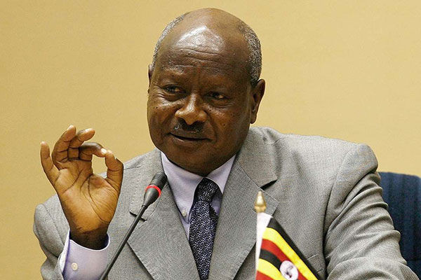 Museveni Z nəsliylə bağlı tənqidi fikirlər səsləndirib
