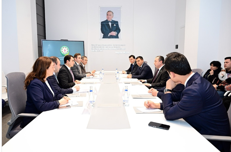 Mədəniyyət naziri Adil Kərimli Özbəkistan nümayəndə heyəti ilə görüşüb