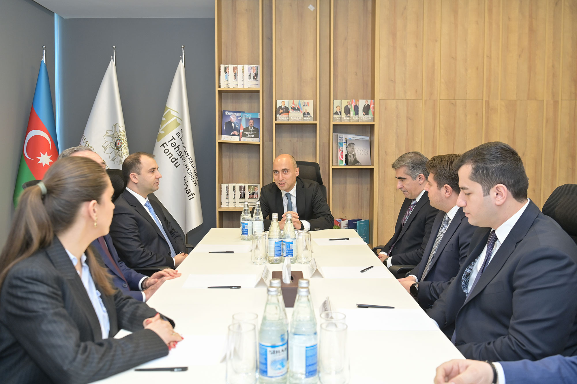 Nazir yeni sədri kollektivə təqdim etdi