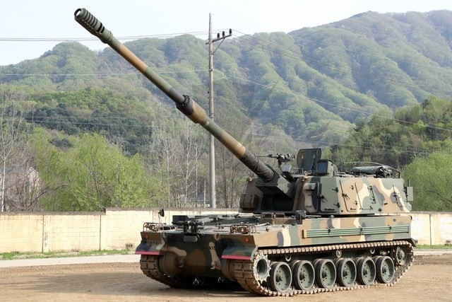 İsveç K9 Thunder özüyeriyən haubitsalarını almağı nəzərdən keçirir