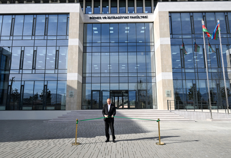 Dövlət Başçısı Qarabağ Universitetinin Biznes və iqtisadiyyat fakültəsinin binasının açılışında iştirak edib -