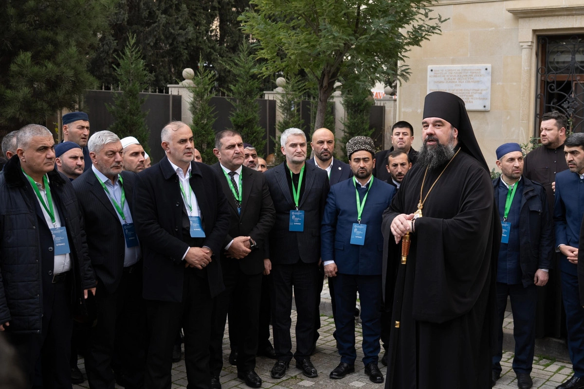 Azərbaycan Din Xadimlərinin II Forumunun iştirakçıları kafedral kilsə və sinaqoqun fəaliyyəti ilə tanış olublar