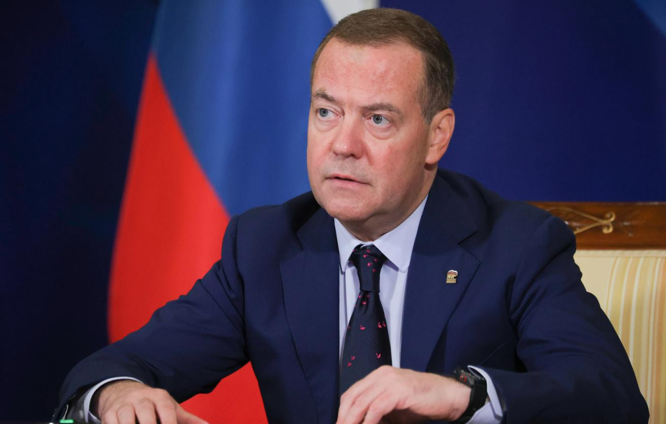 Medvedev: ABŞ 1950-ci illərdə Ukraynanın “neonasizmə açıq” bölgələrini müəyyən edib
