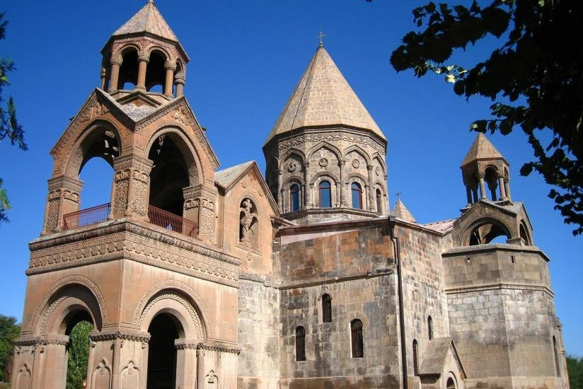 Ermənistan kilsəni pulsuz torpaq hüququndan məhrum etdi