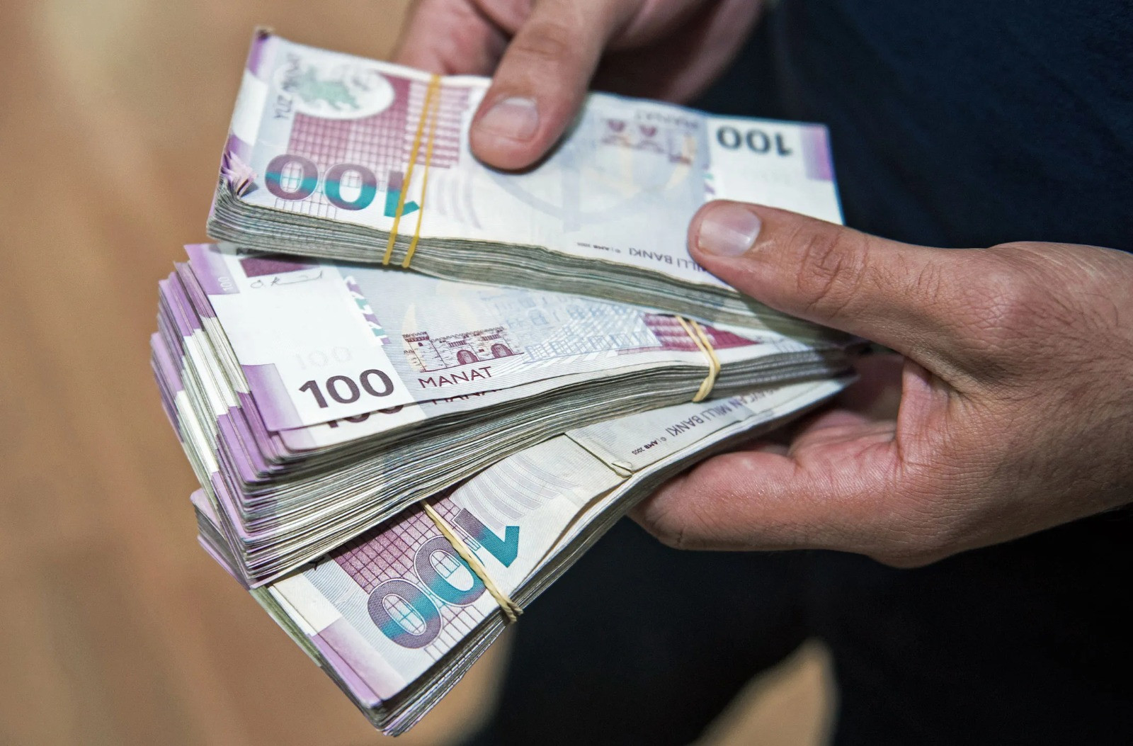 Ölkədə iqtisadi problemlər dərinləşir, problemli kreditlər artır -