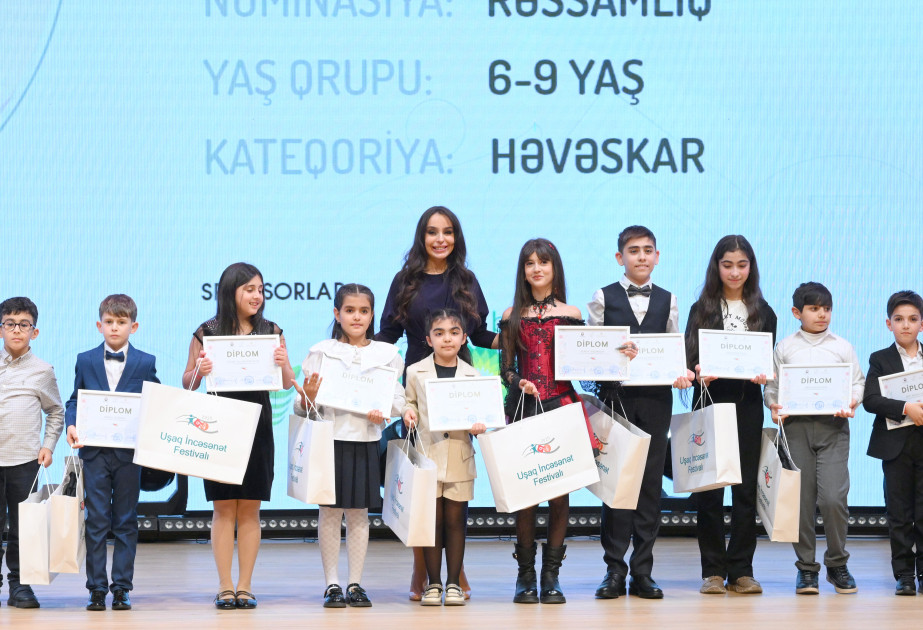 Leyla Əliyeva və Alena Əliyeva Uşaq İncəsənət Festivalının yekun mükafatlandırma mərasimində iştirak ediblər