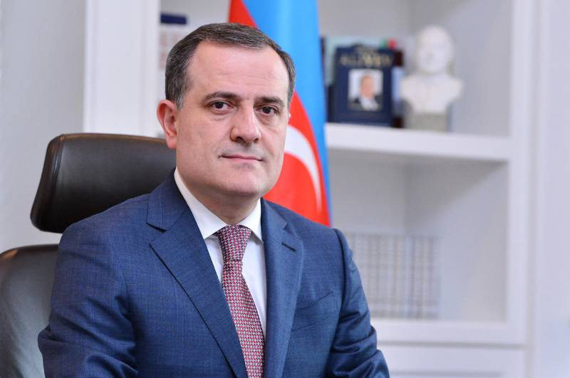 Ceyhun Bayramov Azərbaycan vətəndaşlarına münaqişə zonalarından uzaq durmalarını tövsiyə edib