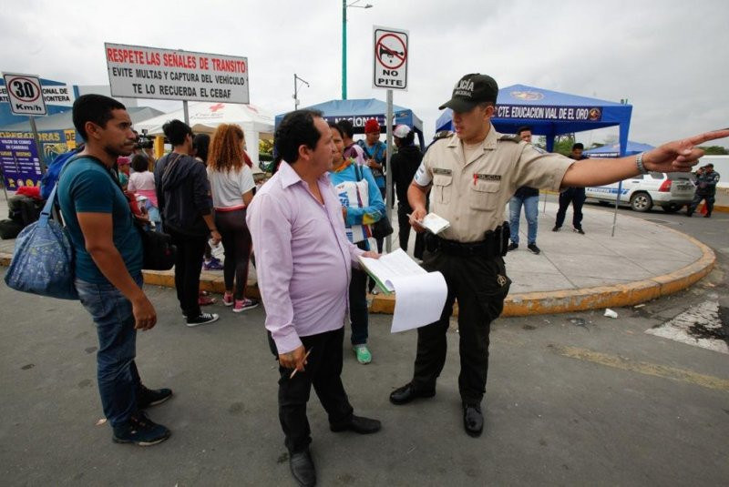 Ekvador Peru və Kolumbiya ilə sərhədlərdə məhdudiyyətlər tətbiq edib