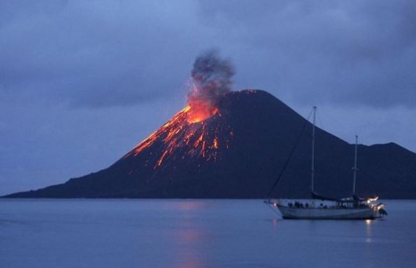 Siciliyada Etna vulkanı güclü püskürüb