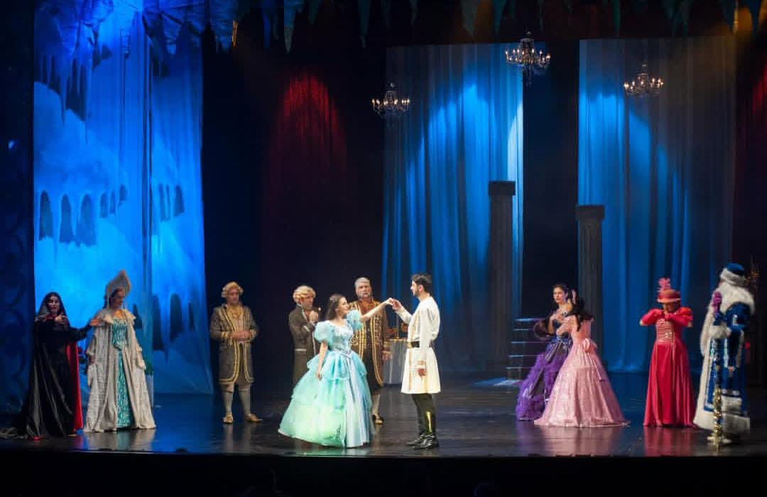 “Gözəl və bədheybət” Akademik Milli Dram Teatrının səhnəsində