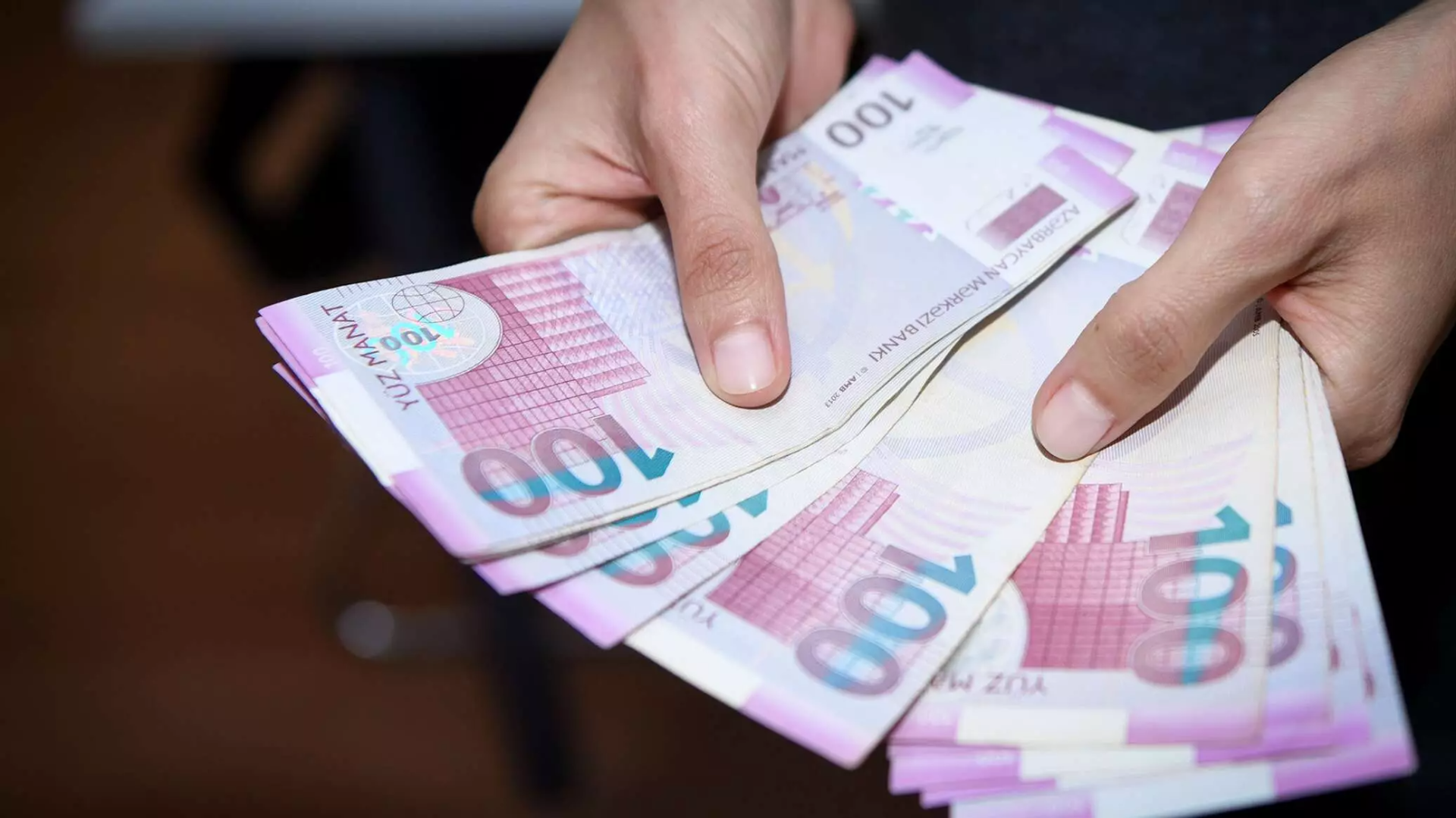 İnternetdə fahişəliyə çağırış edənlər bu məbləğdə cərimələnəcək