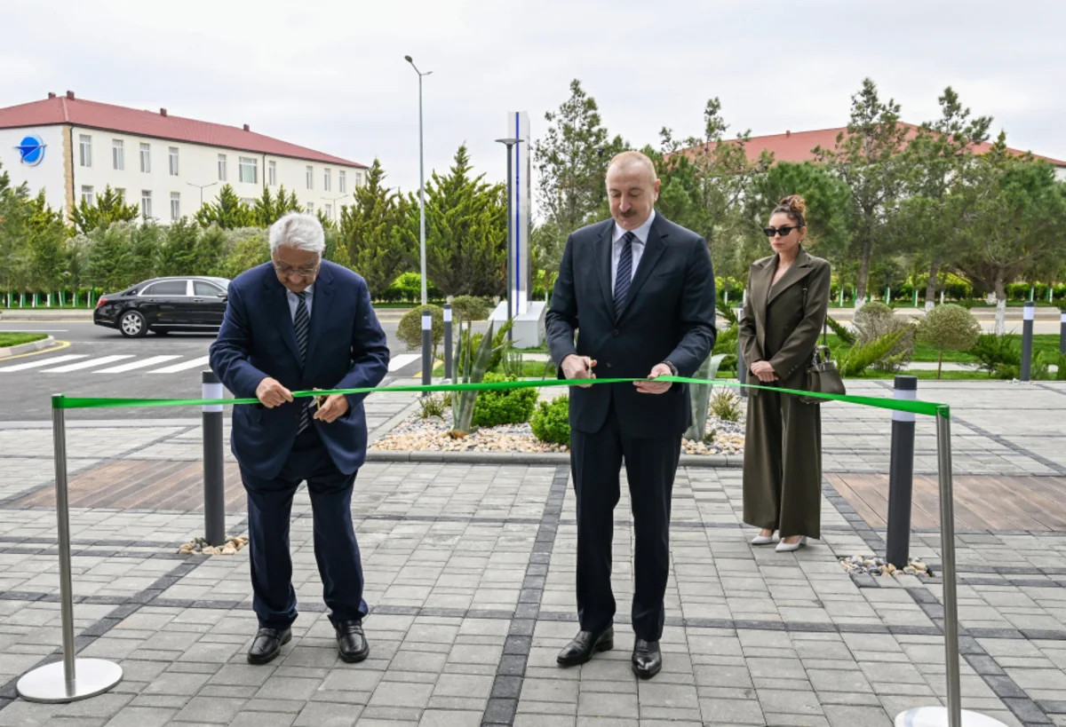 İlham Əliyev Milli Aviasiya Akademiyasında Beynəlxalq Təlim Mərkəzinin açılışında iştirak edib