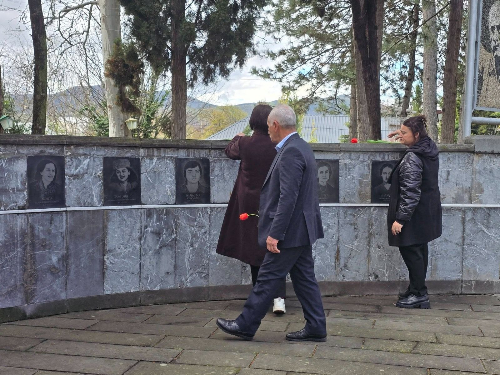 Gürcüstandakı soydaşlarımız 9 aprel şəhidlərinin xatirəsini anıblar
