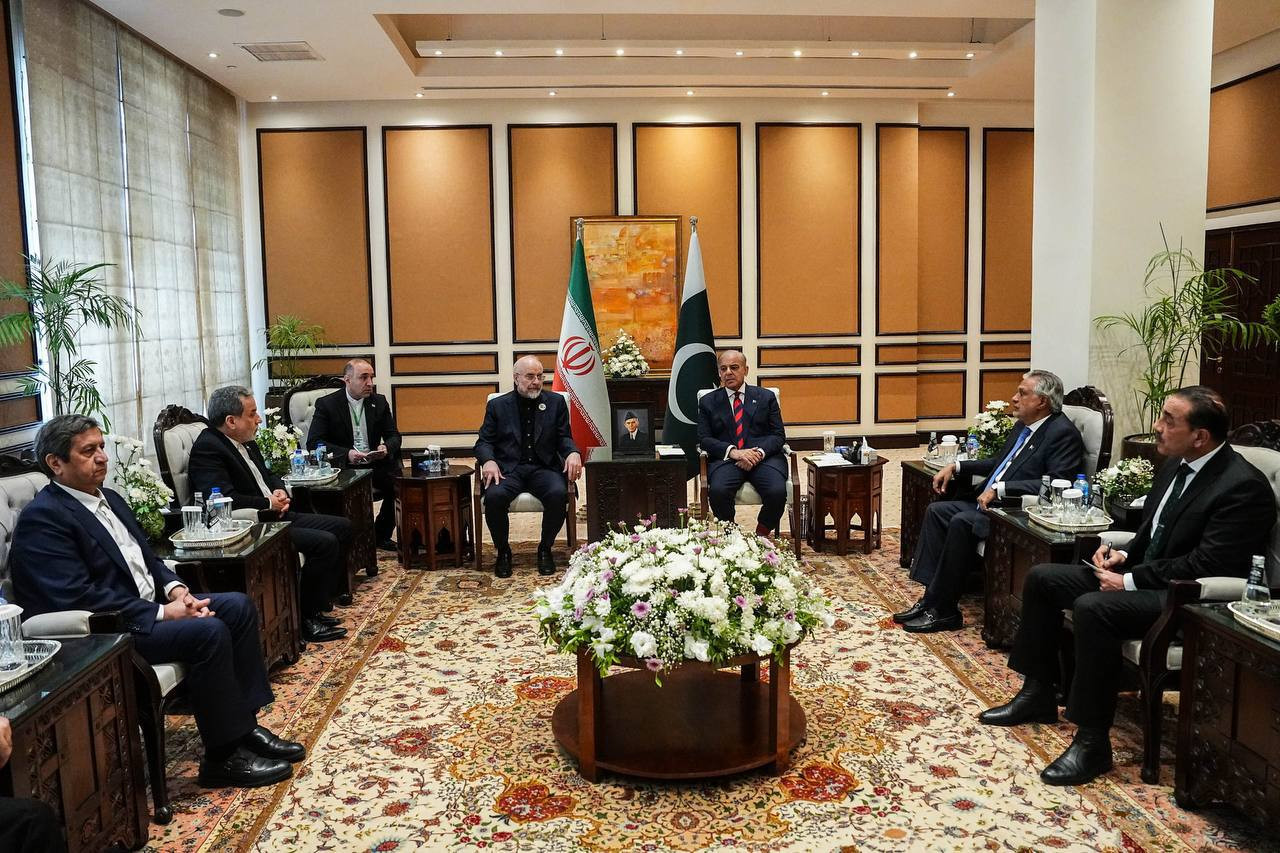 İranın nümayəndə heyəti Şahbaz Şərif ilə görüşüb