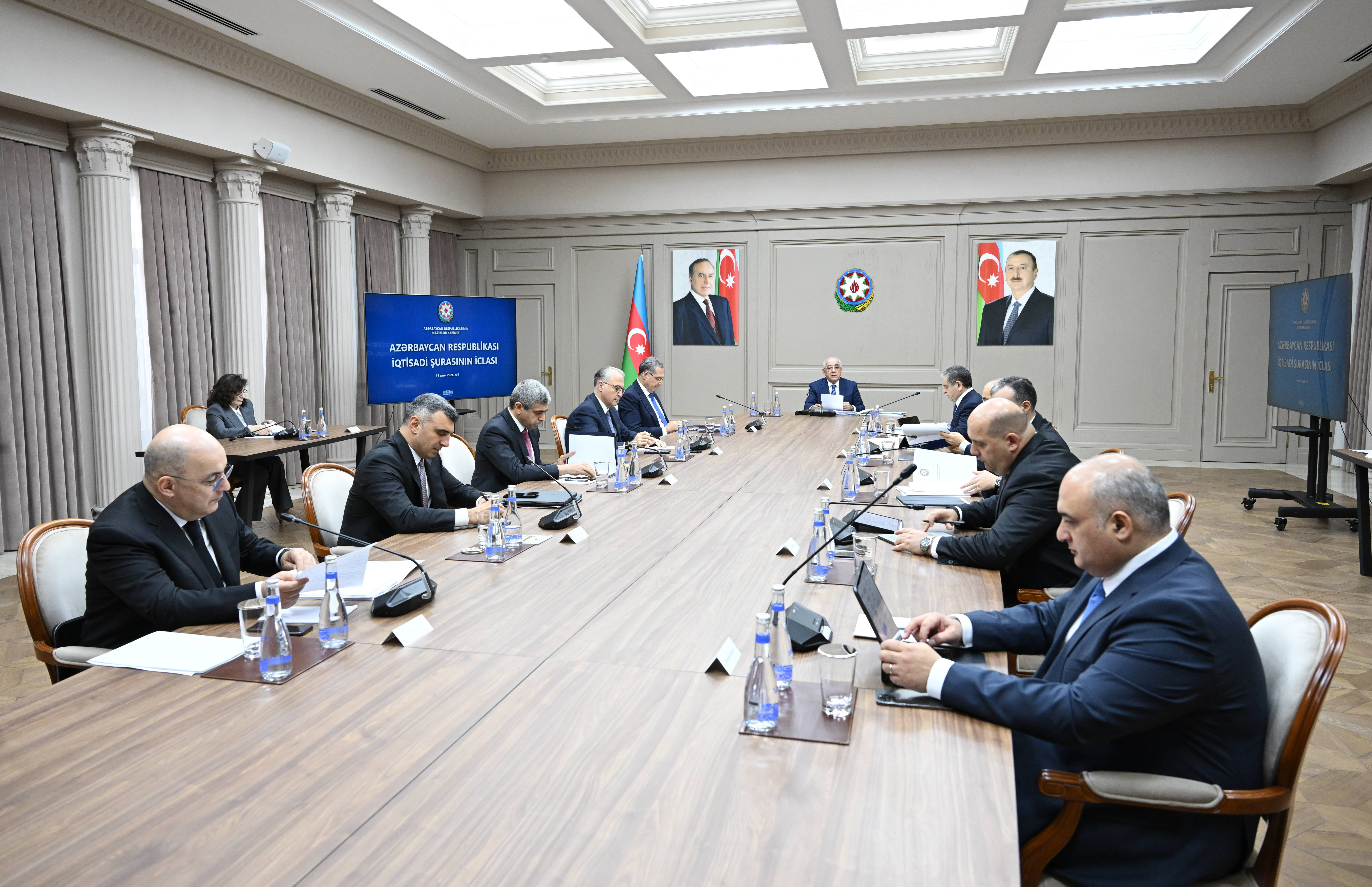 Hökumət 2027–2030 büdcə planını müzakirəyə çıxardı