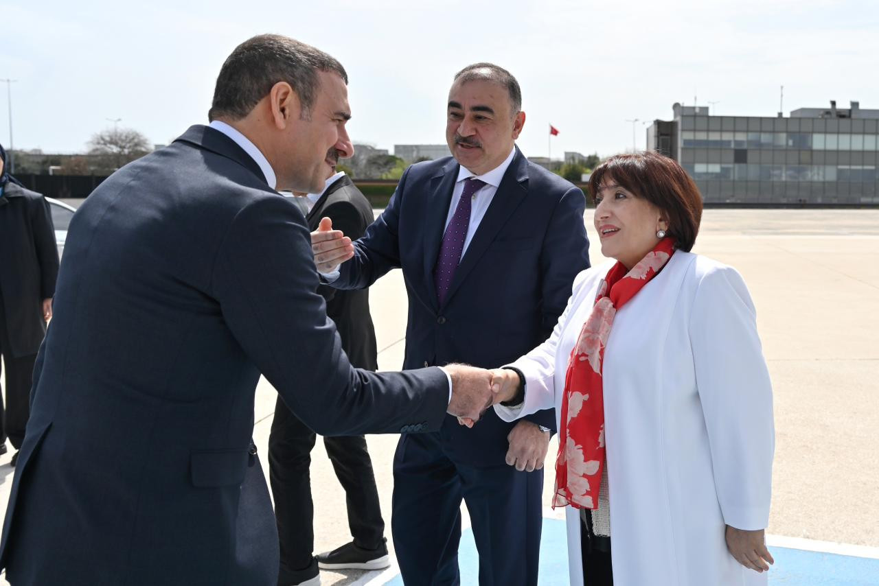 Sahibə Qafarova Türkiyəyə gedib