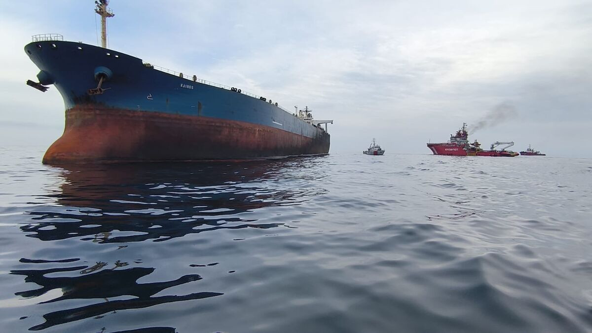 Oman sahillərində tankerə hücum edilib