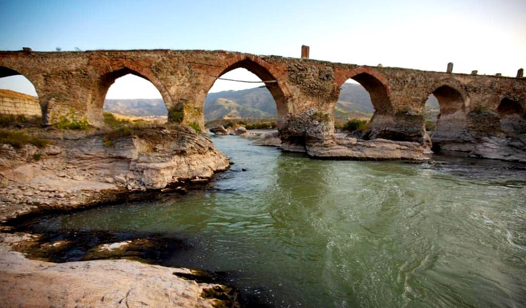 Azərbaycanın daşlaşmış tarix xəritəsi
