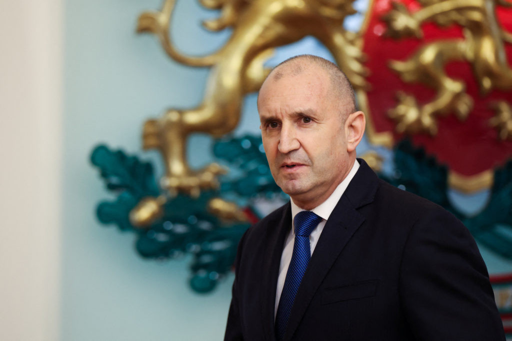 Rumen Radev səsvermədə öndədir –
