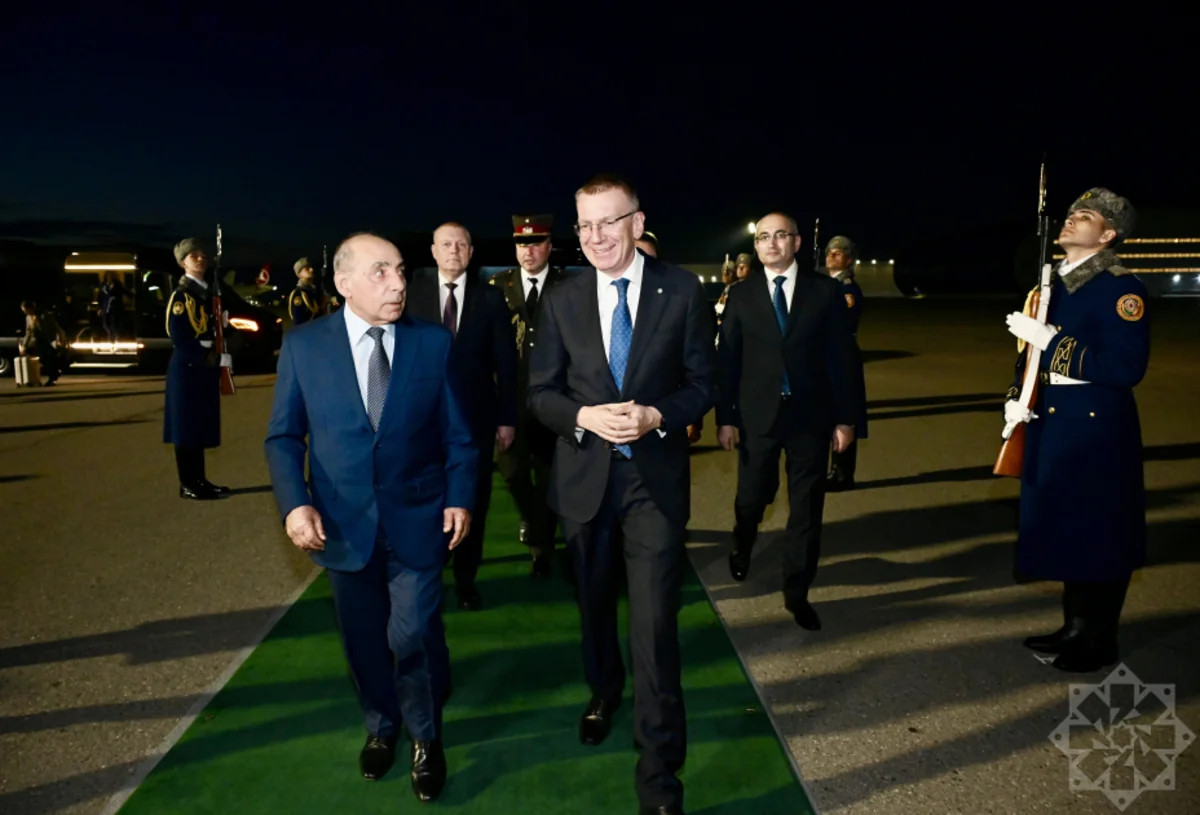 Latviya Prezidenti Azərbaycana rəsmi səfərə gəlib