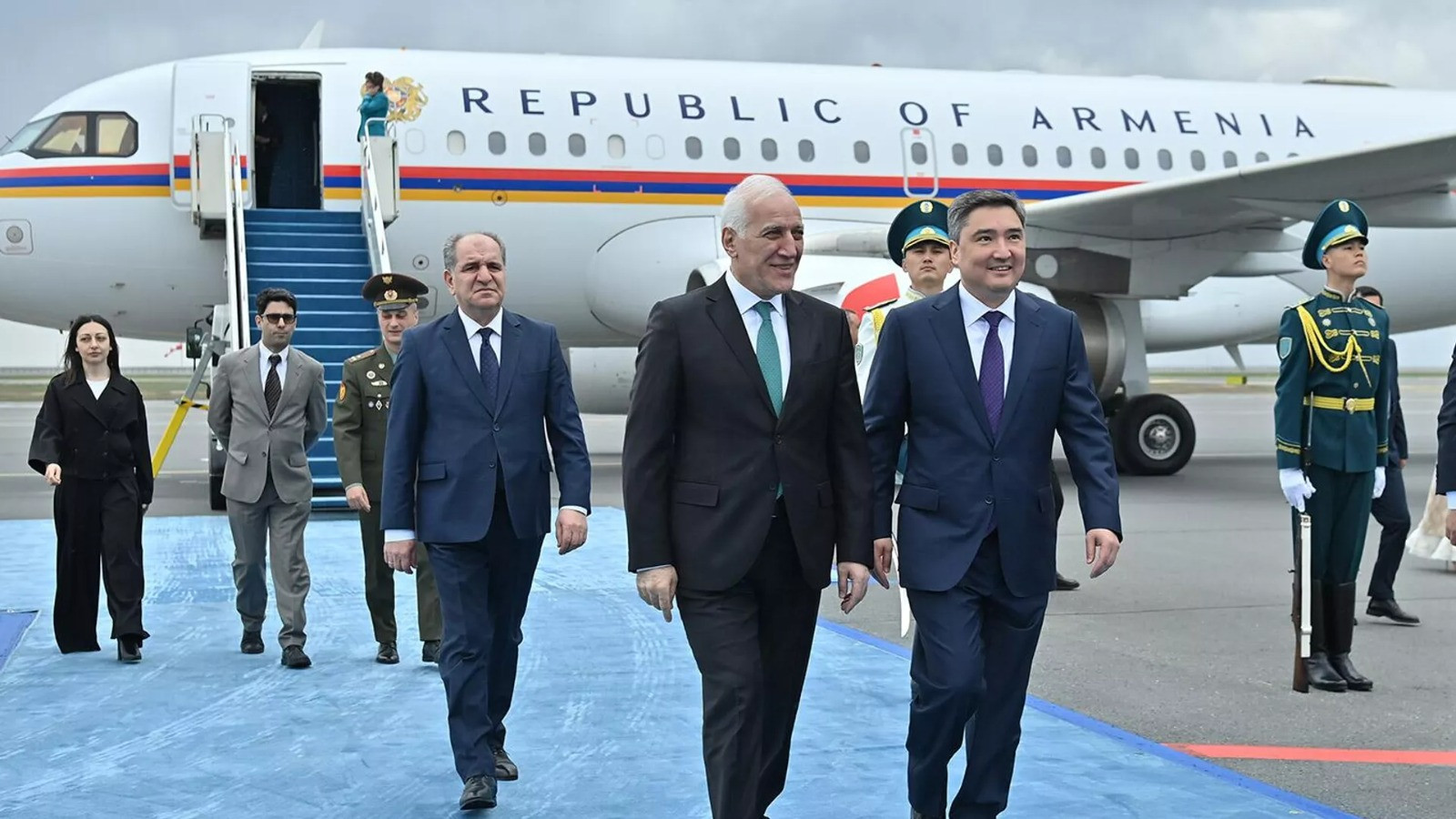 Ermənistan prezidenti Astanaya gedib