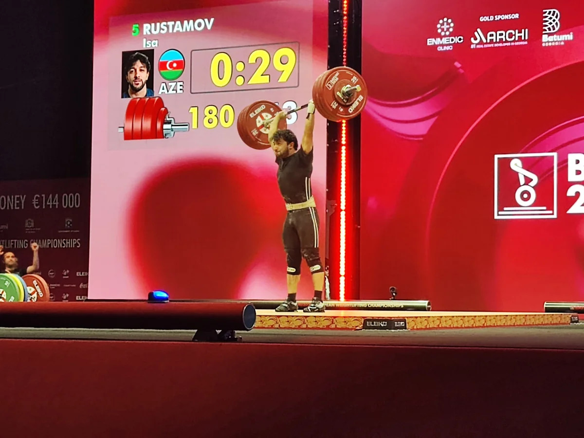 İsa Rüstəmov Avropa çempionatında gümüş medal qazanıb