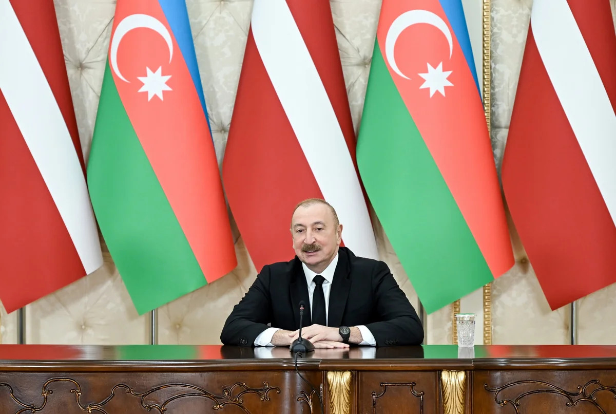 Prezident: Azərbaycan-Ermənistan nümayəndələrinin qarşılıqlı səfərləri normal mühitin bərqərar edilməsinə töhfə verir