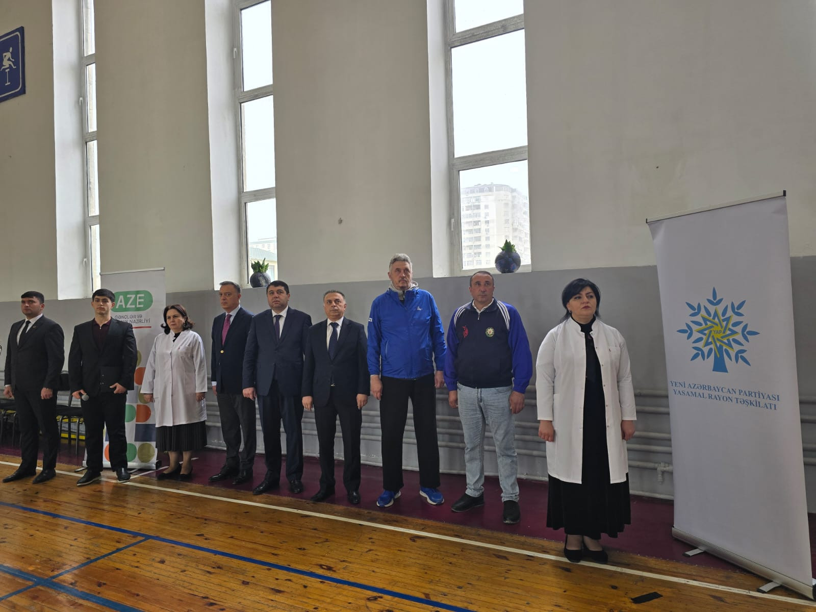 Yasamal rayonunda oğlanlar arasında voleybol idman növü üzrə yarışa start verilib