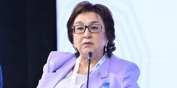 Məleykə Abbaszadə V "Yüksəliş" müsabiqəsinin qalibləri ilə növbəti görüş keçirib
