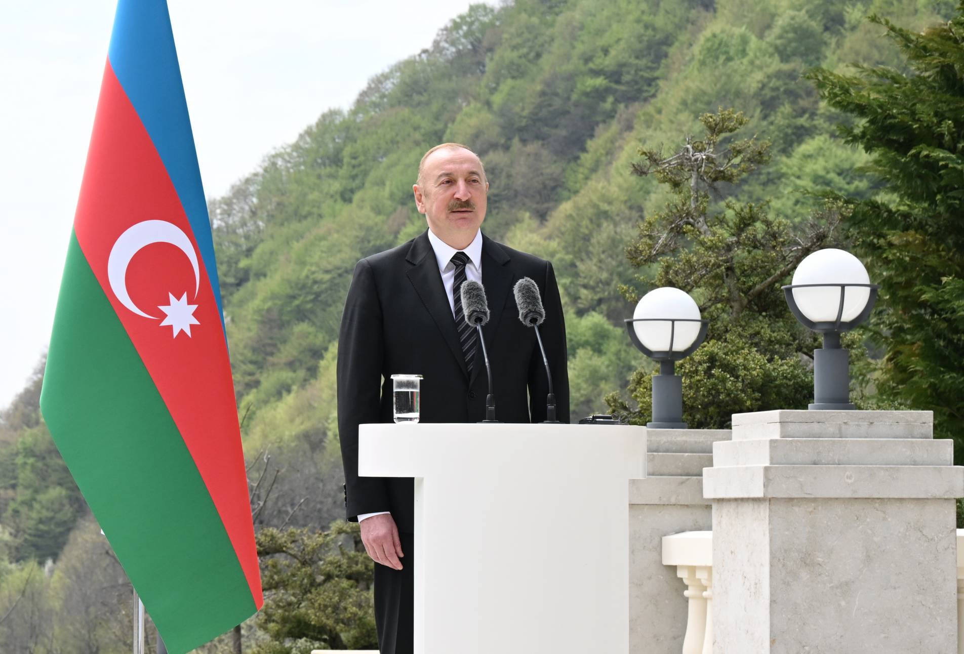 İlham Əliyev: Bu gün Çexiya ilə ticarət dövriyyəmiz 800 milyon dollardan çoxdur