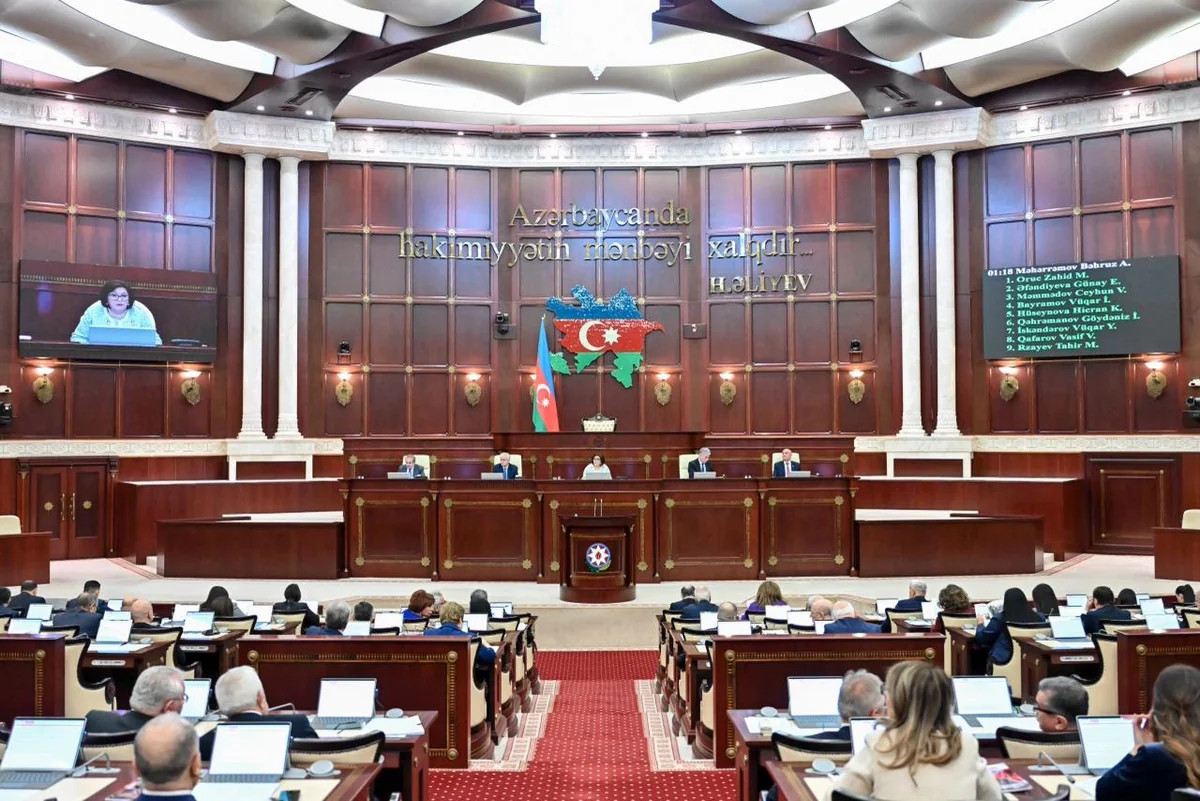 Milli Məclisin iclası başlayıb