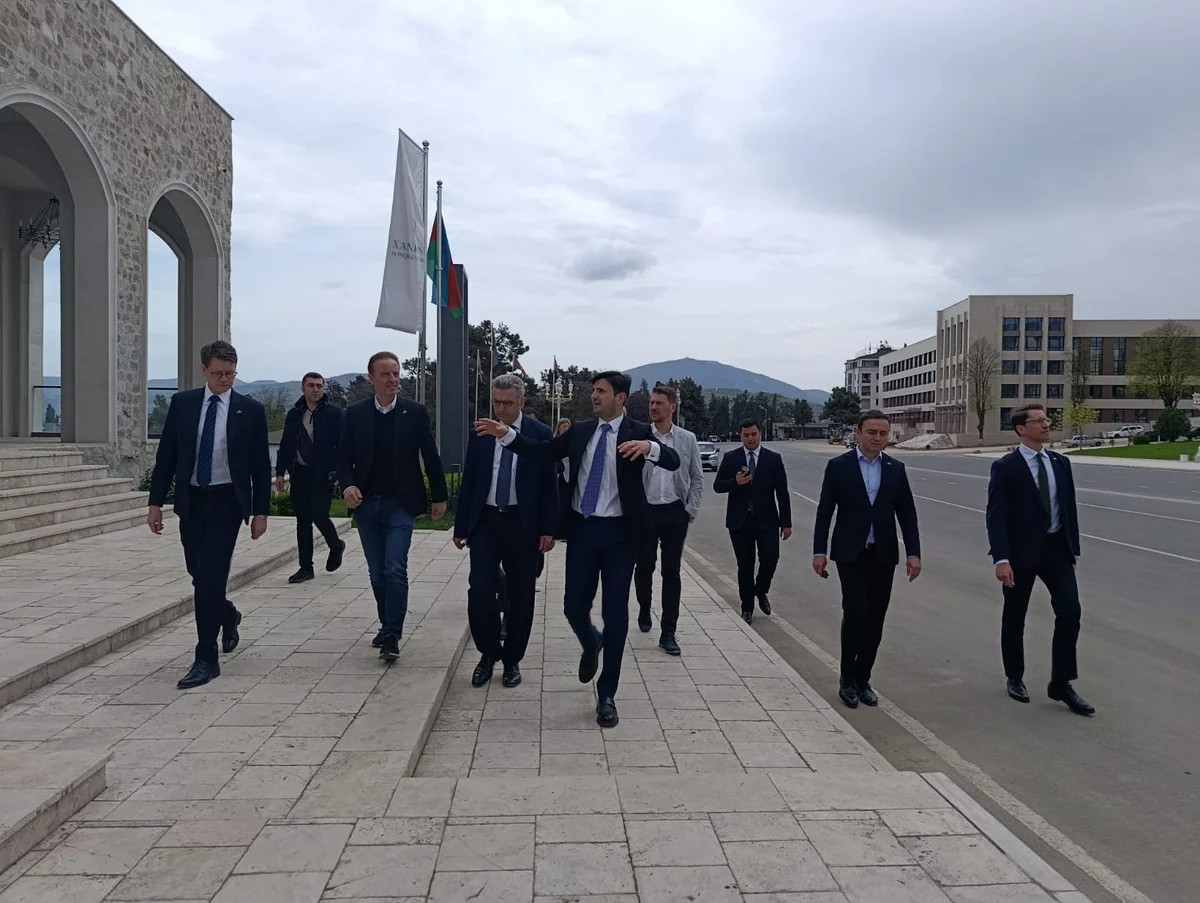 Xarici diplomatlar Xankəndi ilə tanış olublar