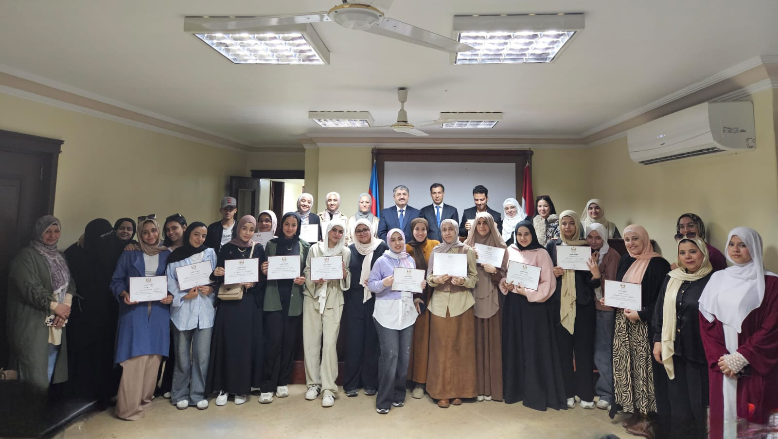 Qahirə Universitetində Azərbaycan dilini öyrənən tələbələr təltif olunub