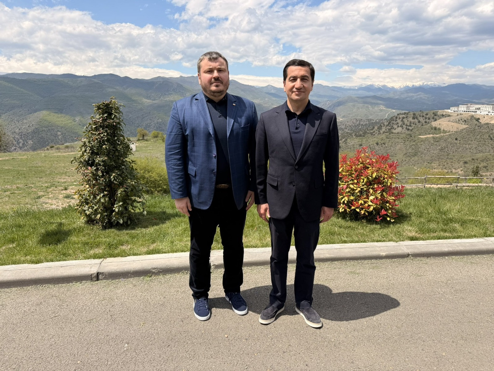Hikmət Hacıyev Ukraynanın Azərbaycandakı səfiri ilə görüşüb