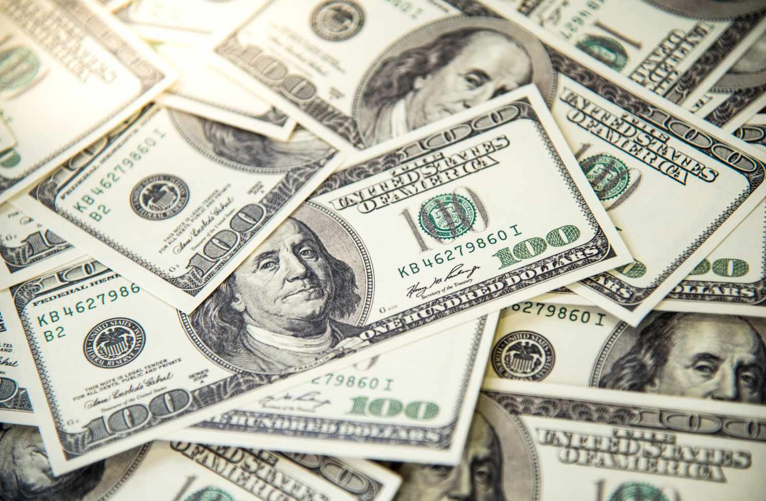 İran rəhbərliyinə milyardlarla dollarla bağlı maliyyə iddiaları