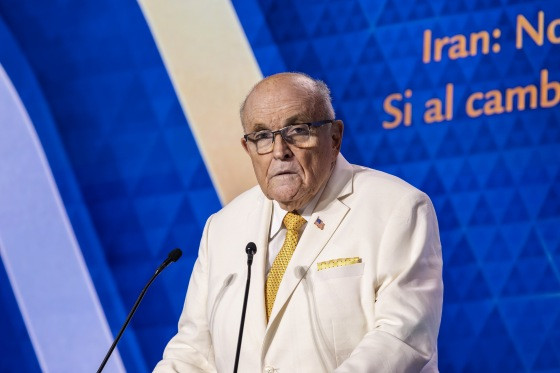 Rudi Giuliani ağır vəziyyətdə xəstəxanaya yerləşdirilib