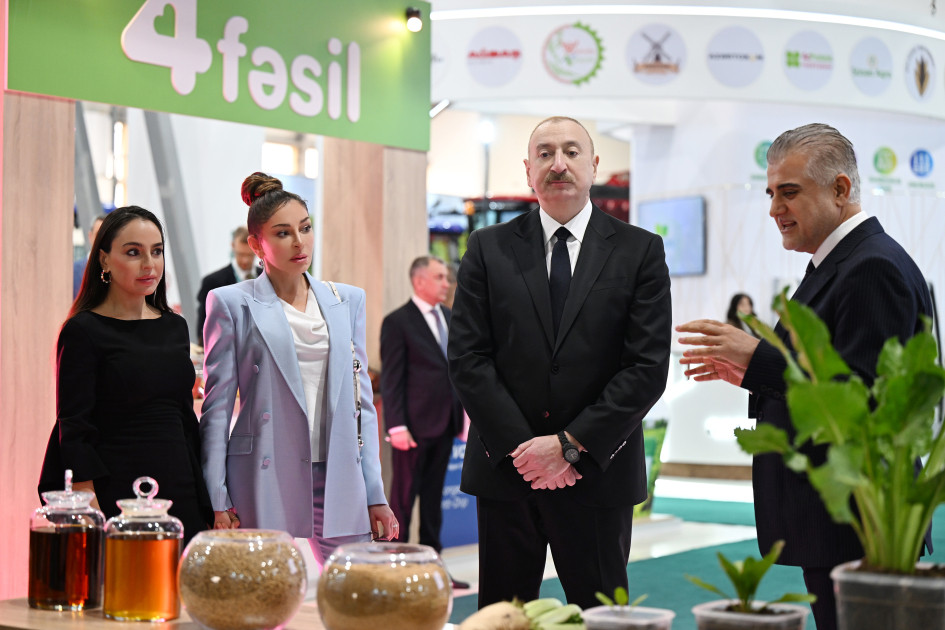 İlham Əliyev 19-cu "Caspian Agro Week" və 31-ci "InterFood Azerbaijan" sərgiləri ilə tanış olub -